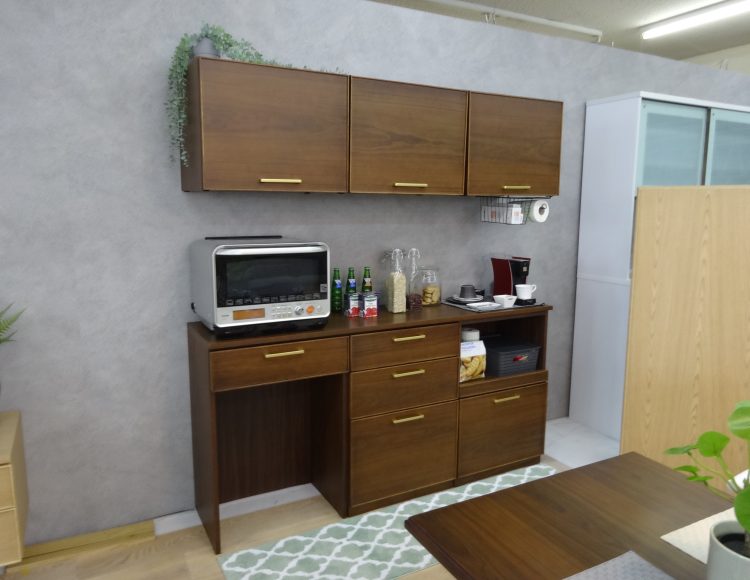 壁に取り付けるダイニングボード　家具のアウトレット＆直輸入　エフデポ　広島　ソファ　家具　ベッド　マットレスが安い