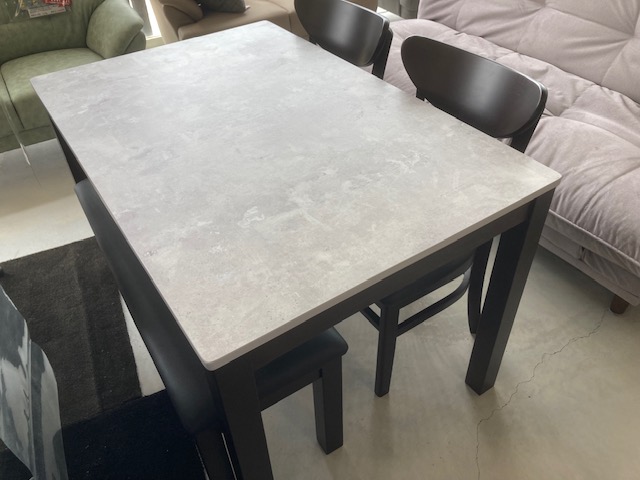 広島家具ベッド　家具の新品アウトレット＆直輸入　エフデポ広島商工センター店