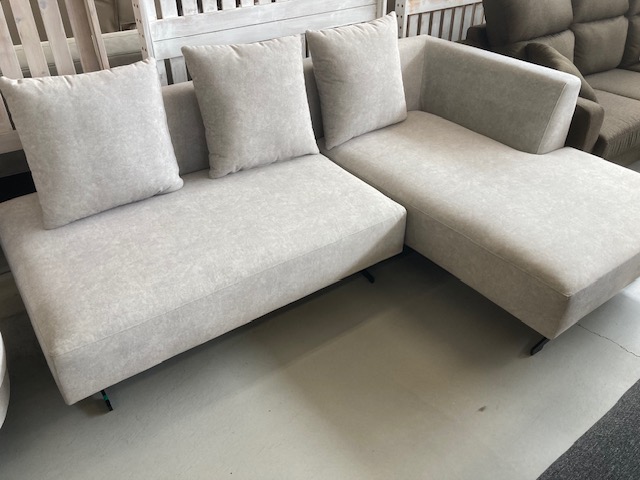 広島家具ベッド　家具の新品アウトレット＆直輸入エフデポ広島商工センター店