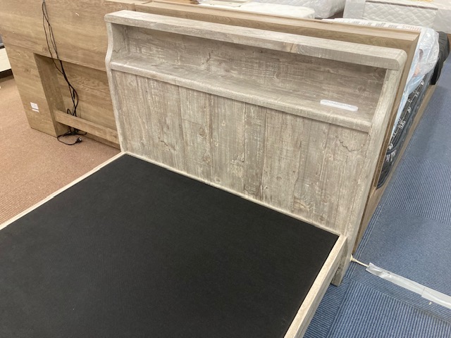 広島家具ベッド　家具の新品アウトレット＆直輸入エフデポ広島商工センター店