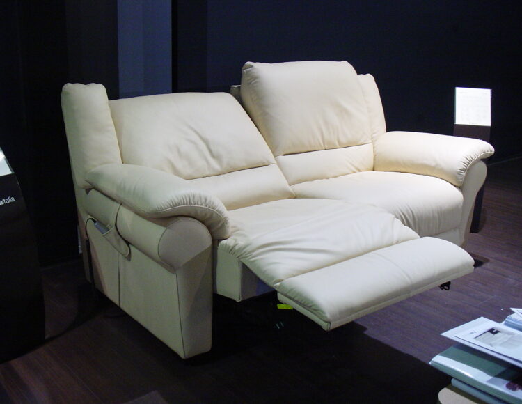 広島家具ベッド　家具の新品アウトレット＆直輸入エフデポ広島商工センター店