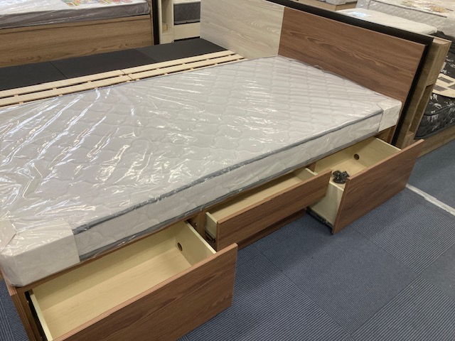 広島家具ベッド　家具の新品アウトレット＆直輸入エフデポ広島商工センター店